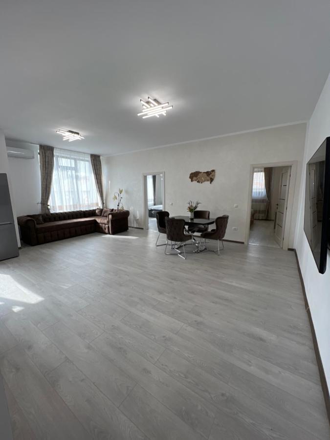 Furtuntec Apartment Tecuci Екстериор снимка